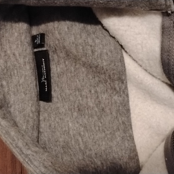 Marc Anthony sweater - Picture 2 of 4